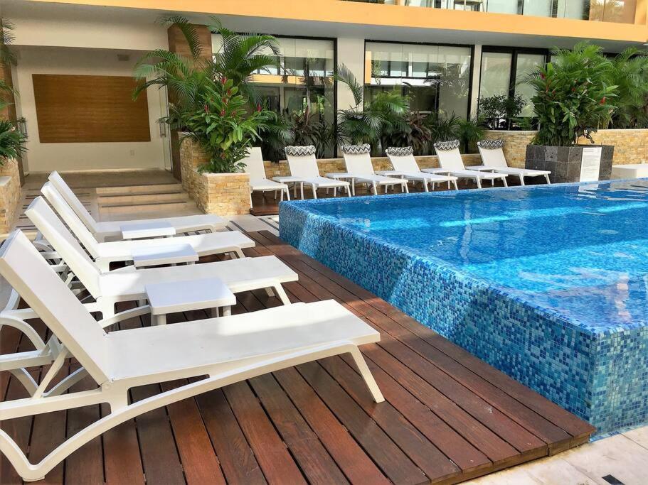 Your Exclusive Studio In The City - Top Amenities & Services For Free!! プレヤデルカーメン エクステリア 写真
